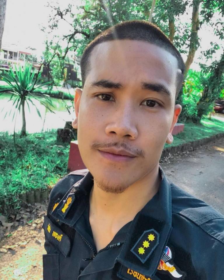 ผู้คุมหล่อ บอกต่อ