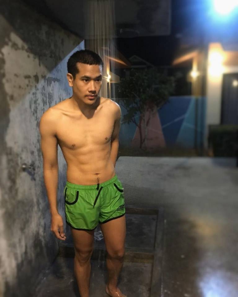 ผู้คุมหล่อ บอกต่อ
