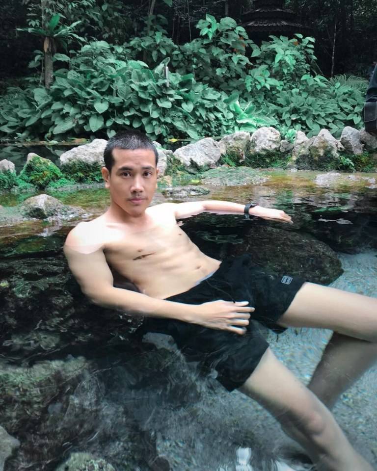 ผู้คุมหล่อ บอกต่อ