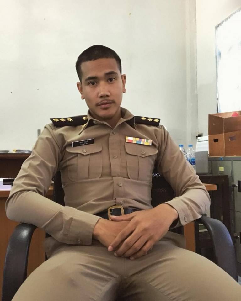 ผู้คุมหล่อ บอกต่อ