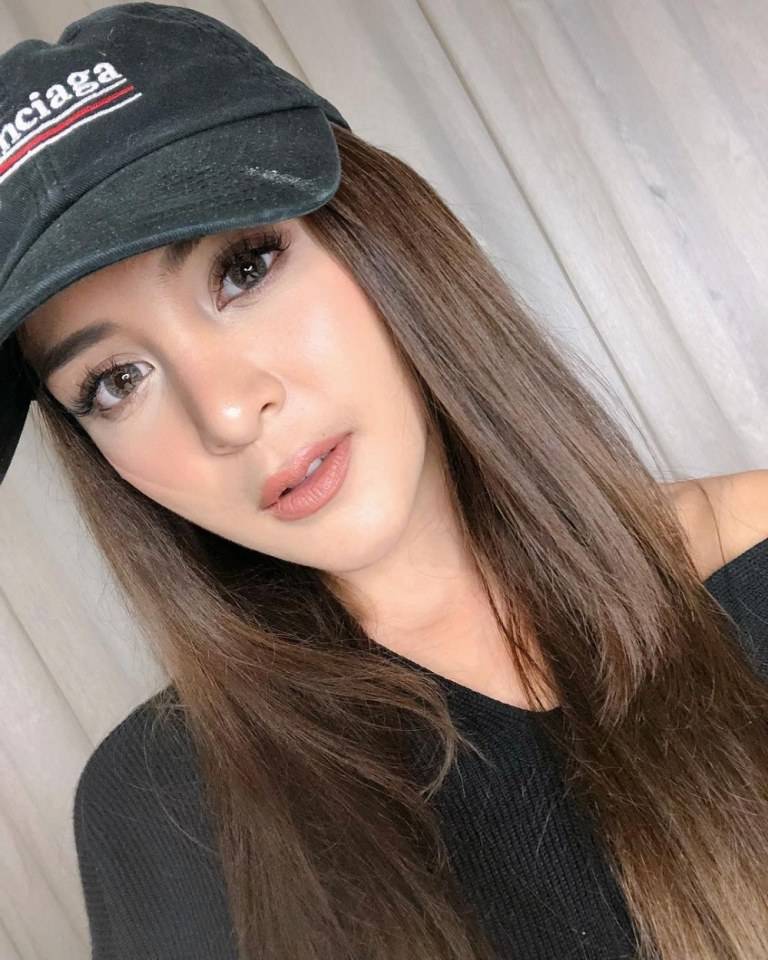 นีน่า สุทัศสรณ์ เรื่อง พิกุลทอง