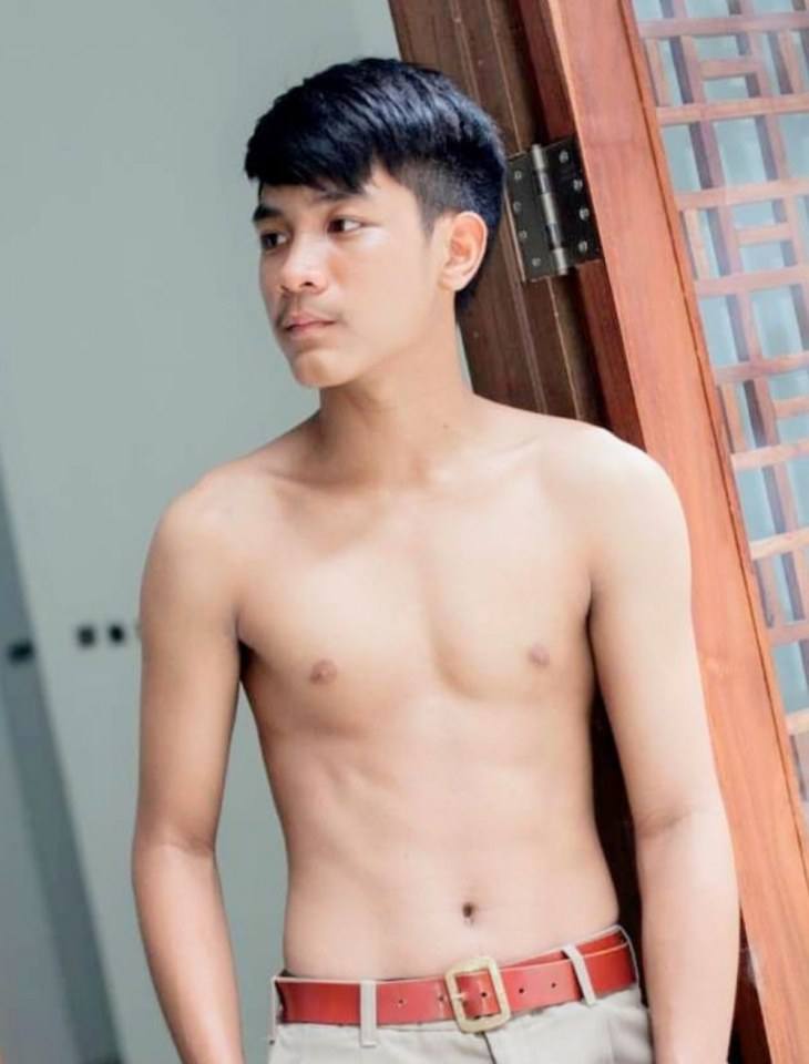 หนุ่มกางเกงกากีบ้านๆ