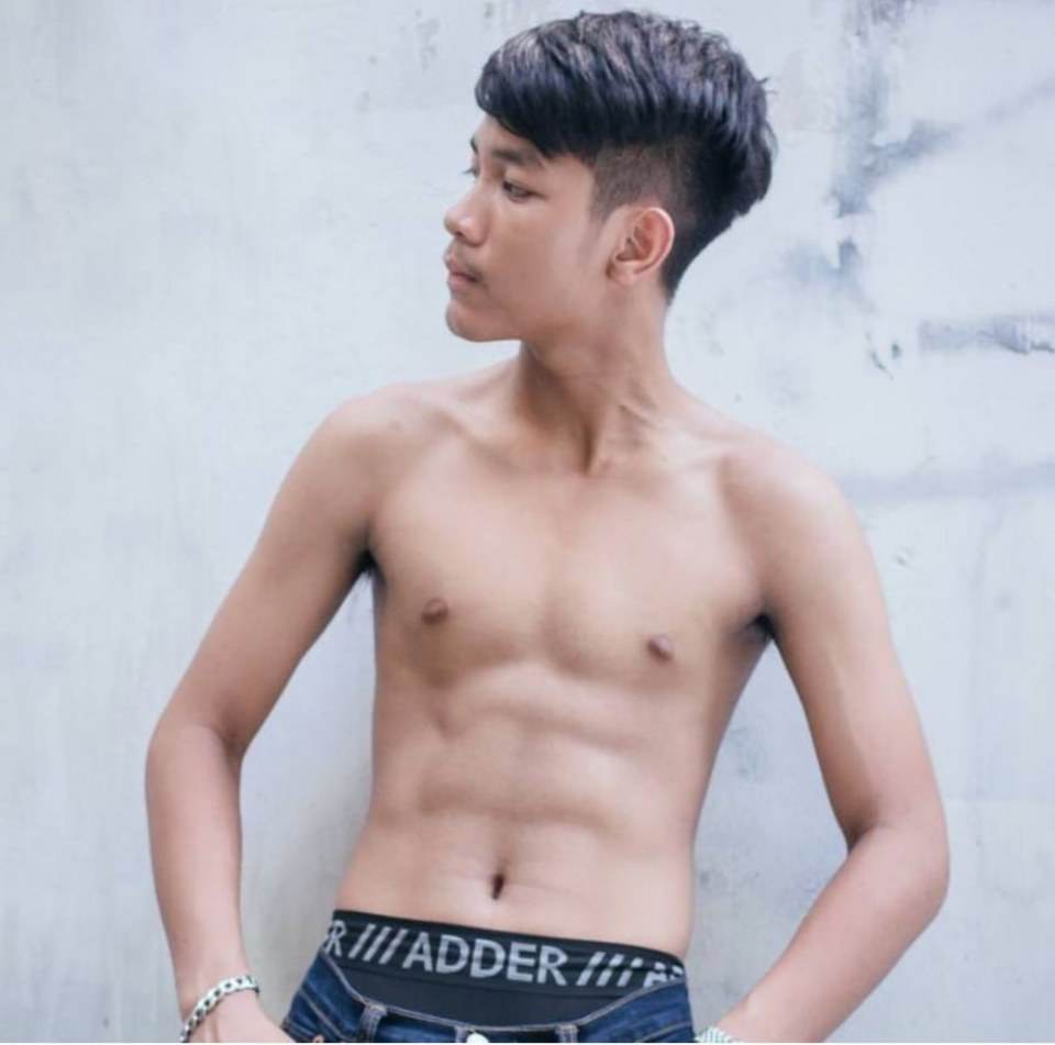 หนุ่มกางเกงกากีบ้านๆ