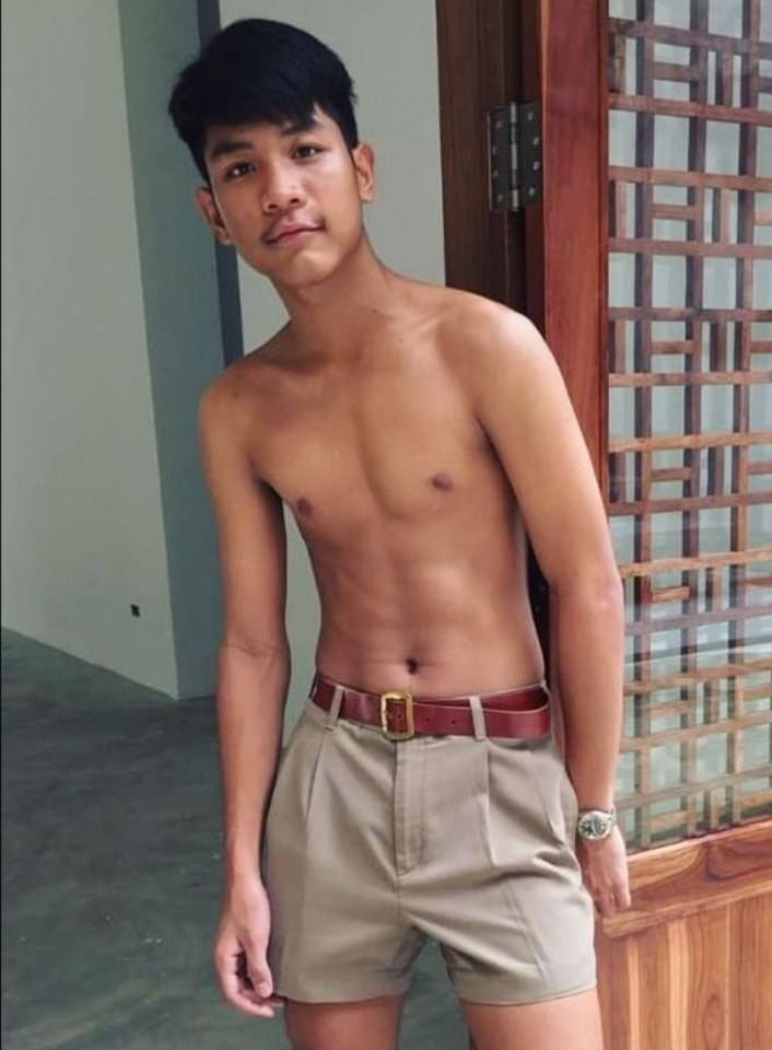 หนุ่มกางเกงกากีบ้านๆ