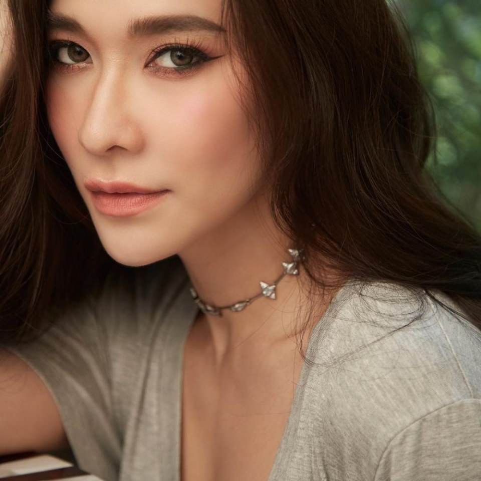 พลอย เฌอมาลย์ "ไหวปะ"