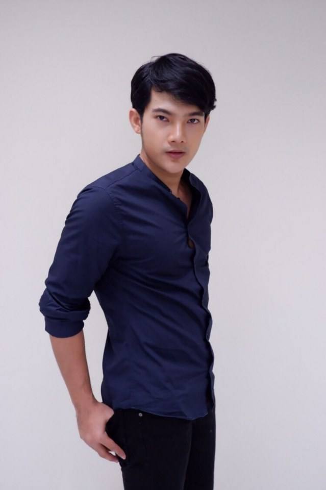 กอล์ฟ ทยาวัฒน์ เรืองไพศาล พระเอกภาพยนตร์ "เจ้าชายในนิยาย"