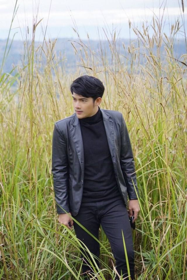กอล์ฟ ทยาวัฒน์ เรืองไพศาล พระเอกภาพยนตร์ "เจ้าชายในนิยาย"