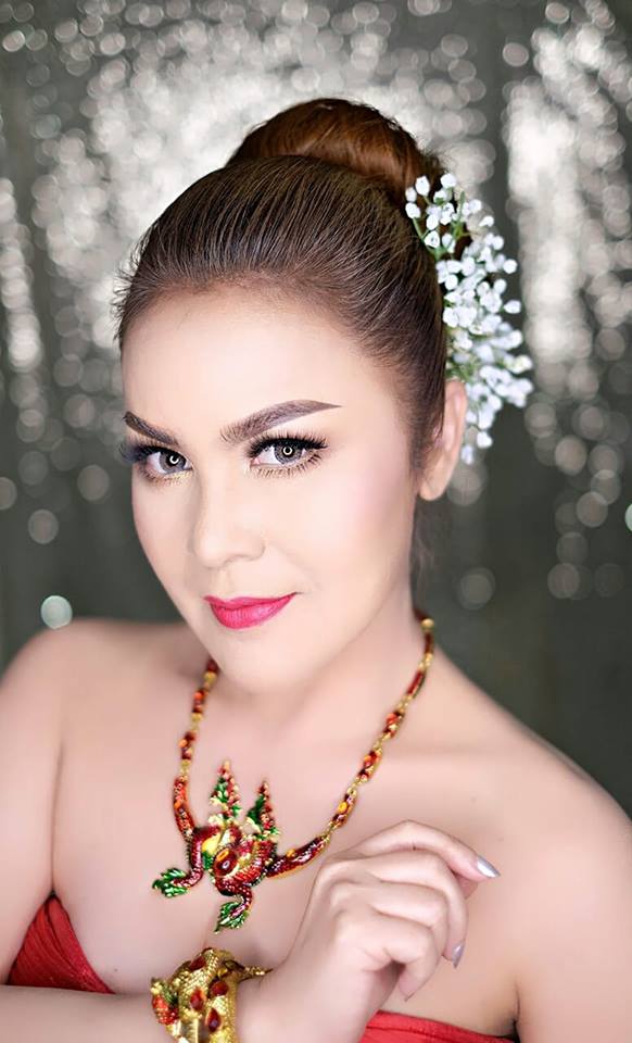 สาวใต้ตาคม .. ดวงจันทร์ สุวรรณี ..