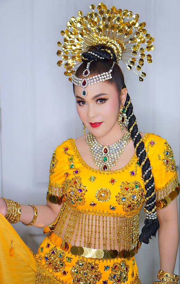 สาวใต้ตาคม .. ดวงจันทร์ สุวรรณี ..