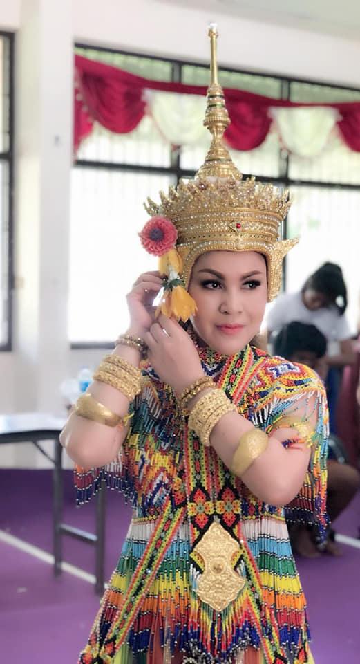 สาวใต้ตาคม .. ดวงจันทร์ สุวรรณี ..