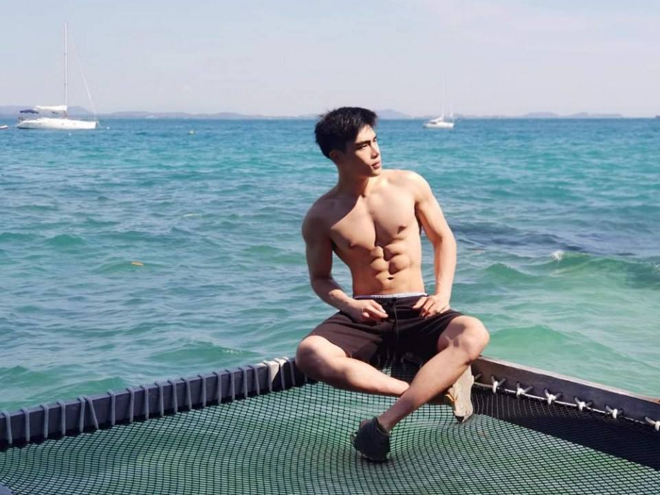 โอ้ย หล่อมาก หนุ่มซัน หุ่นแซ่บ งานดี
