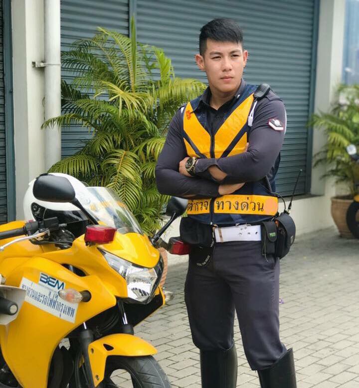ทางด่วนเส้นไหนไปหัวใจของพี่ฮะ