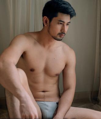 หนุ่มหล่อขึ้นปก 61