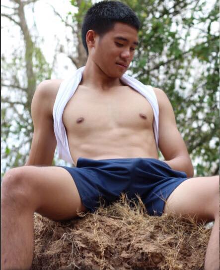 หนุ่มหล่อขึ้นปก 62
