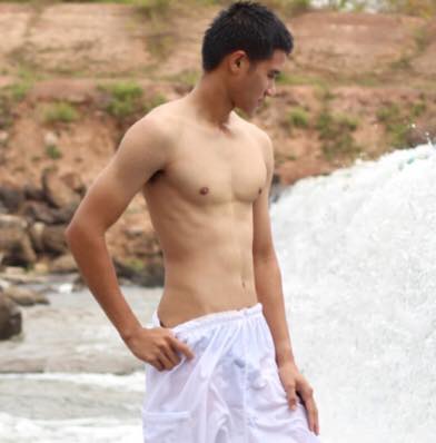 หนุ่มหล่อขึ้นปก 62