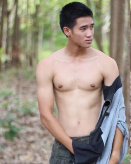 หนุ่มหล่อขึ้นปก 62