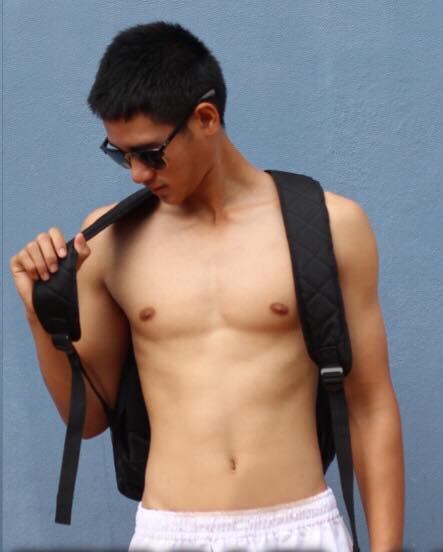 หนุ่มหล่อขึ้นปก 62