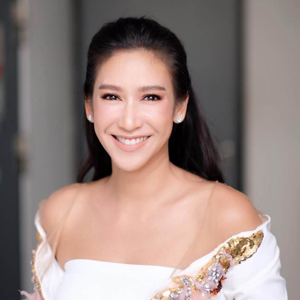 20ดาราที่ใช้นามสกุล​พระราชทาน​มีใคร​บ้าง​มาดู