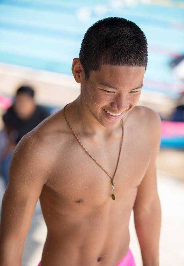ริมสระว่ายน้ำ