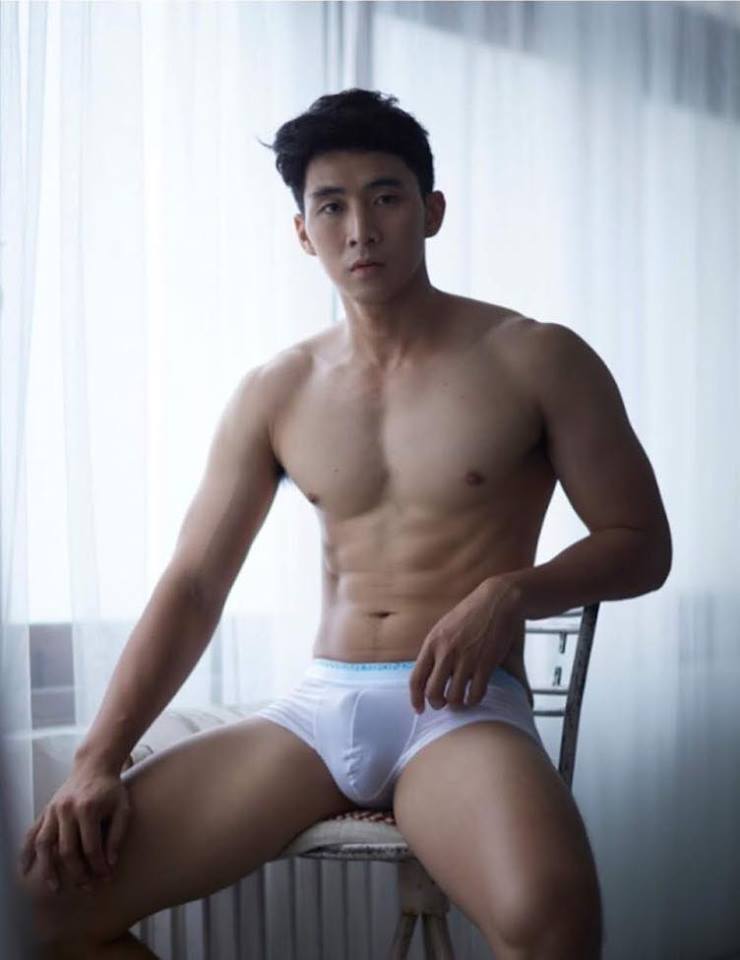 หนุ่มหล่อขึ้นปก 67