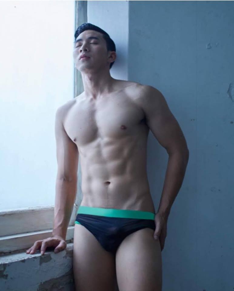 หนุ่มหล่อขึ้นปก 67