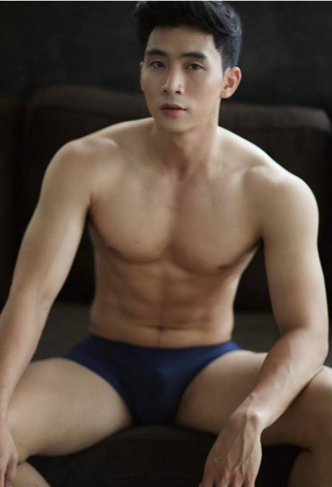 หนุ่มหล่อขึ้นปก 67
