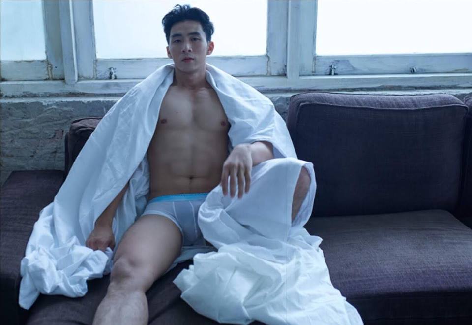 หนุ่มหล่อขึ้นปก 67