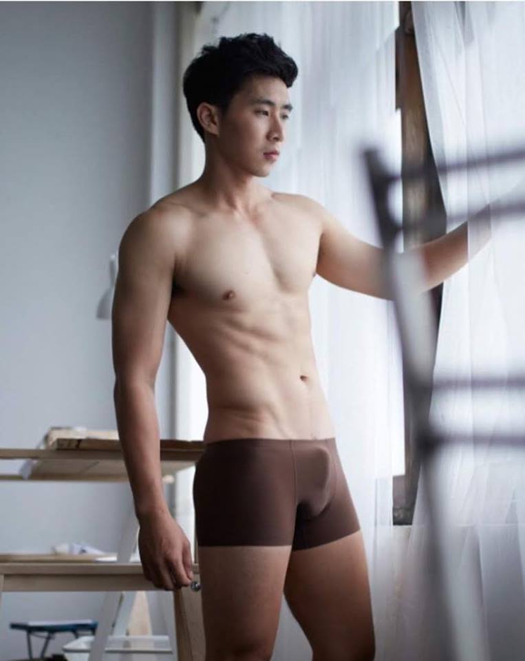 หนุ่มหล่อขึ้นปก 67