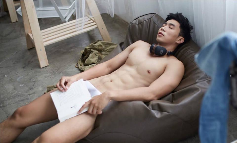 หนุ่มหล่อขึ้นปก 67