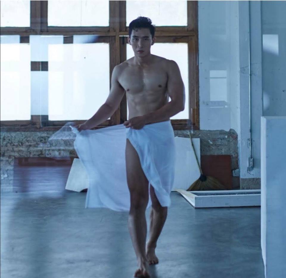 หนุ่มหล่อขึ้นปก 67