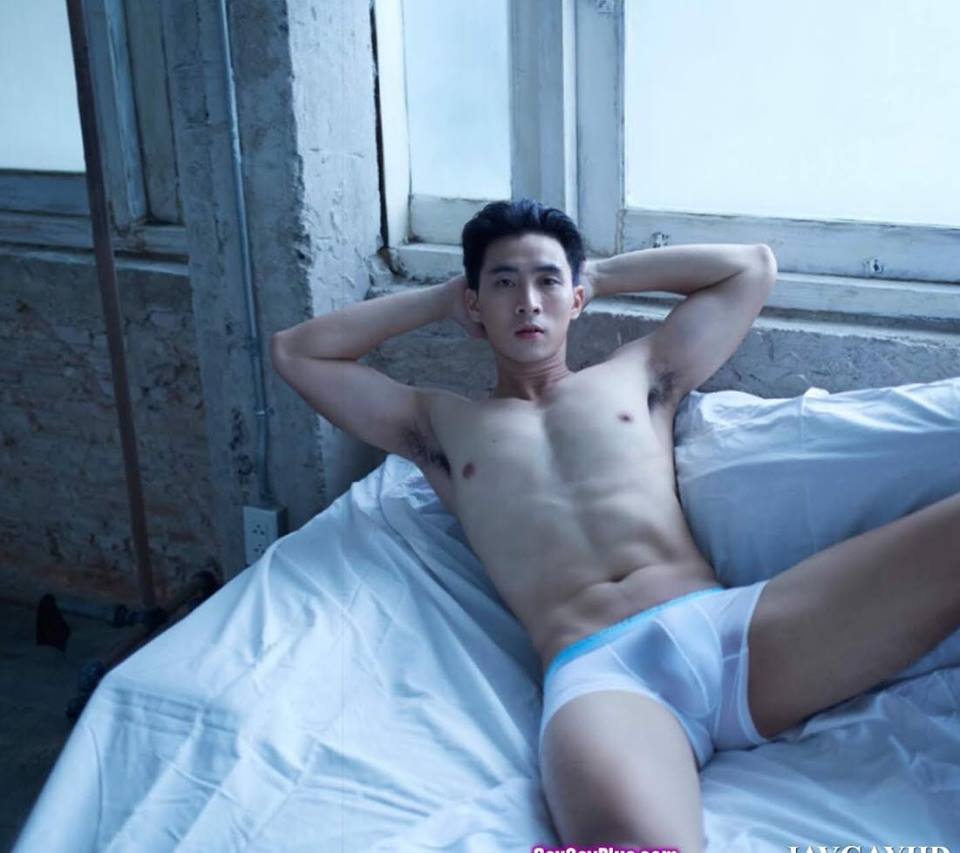 หนุ่มหล่อขึ้นปก 67
