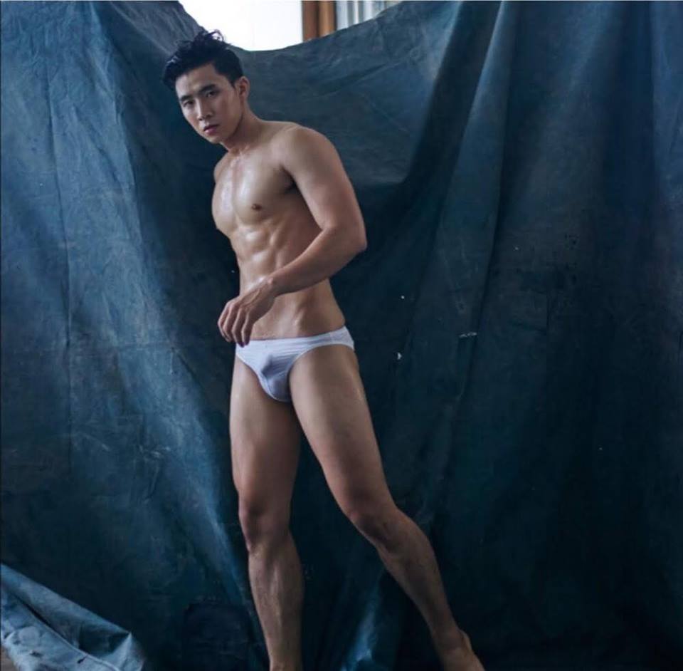 หนุ่มหล่อขึ้นปก 67
