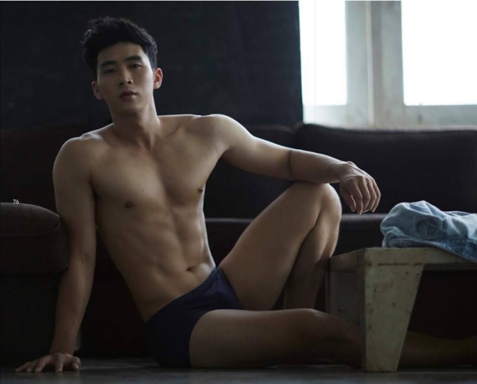 หนุ่มหล่อขึ้นปก 67