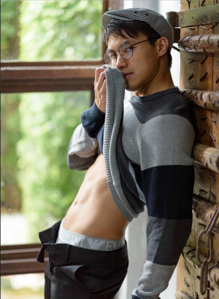 หนุ่มหล่อขึ้นปก 68