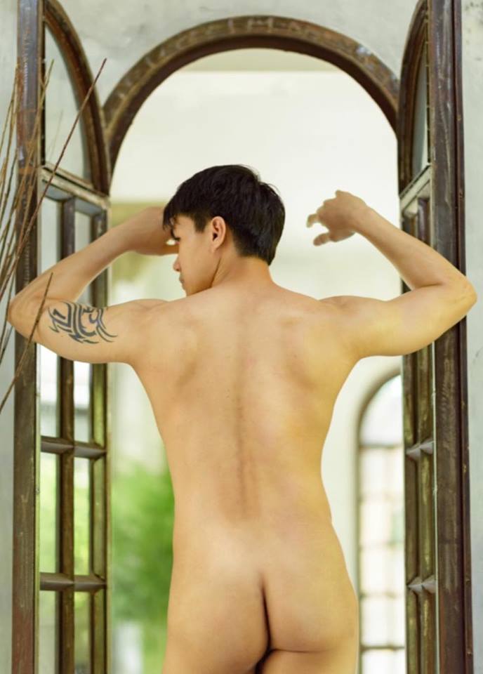 หนุ่มหล่อขึ้นปก 68