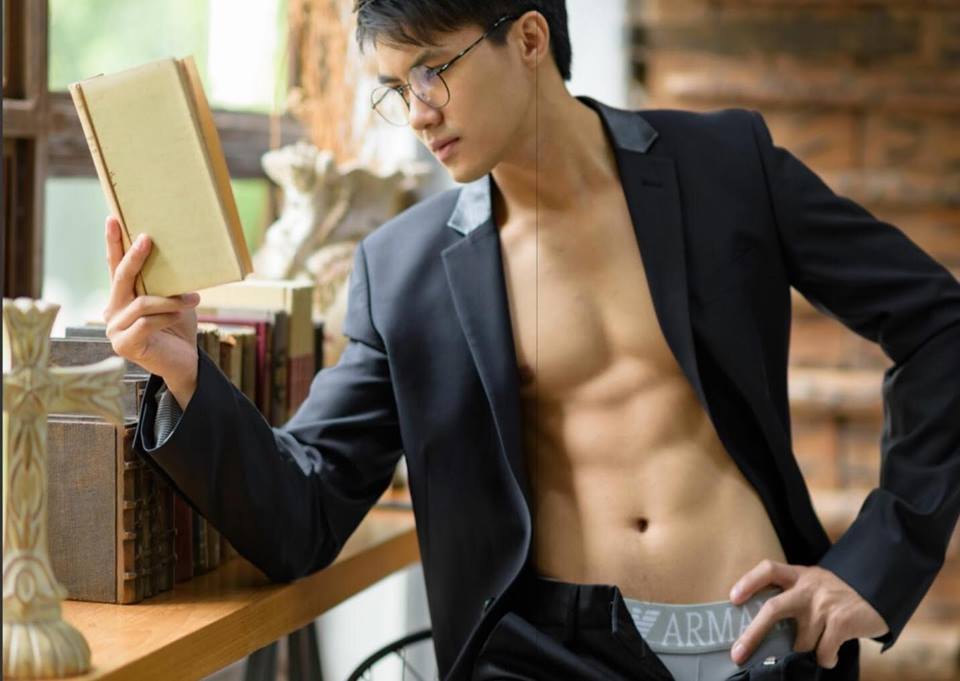 หนุ่มหล่อขึ้นปก 68
