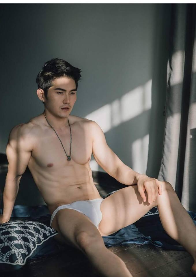 หนุ่มหล่อขึ้นปก 69