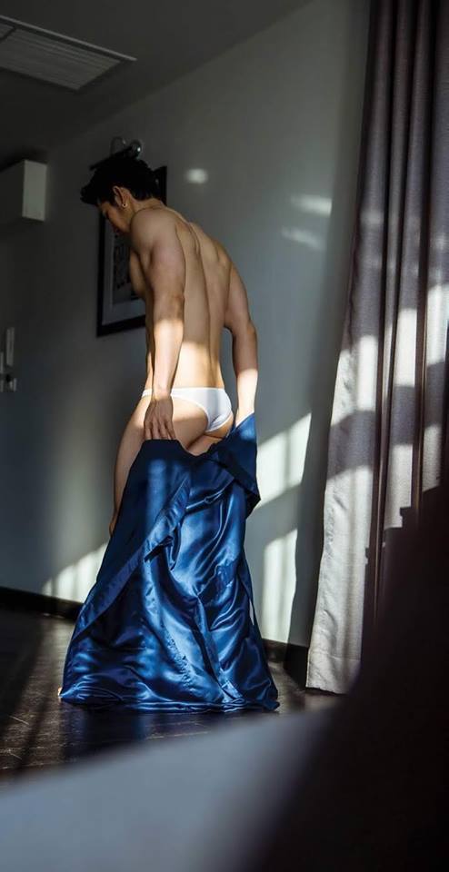 หนุ่มหล่อขึ้นปก 69