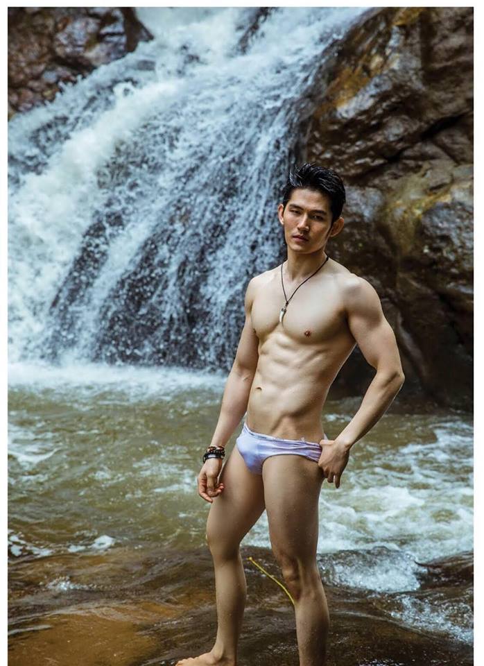 หนุ่มหล่อขึ้นปก 69