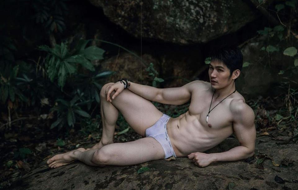 หนุ่มหล่อขึ้นปก 69