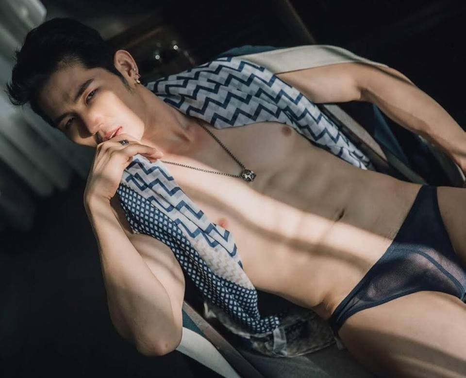 หนุ่มหล่อขึ้นปก 69