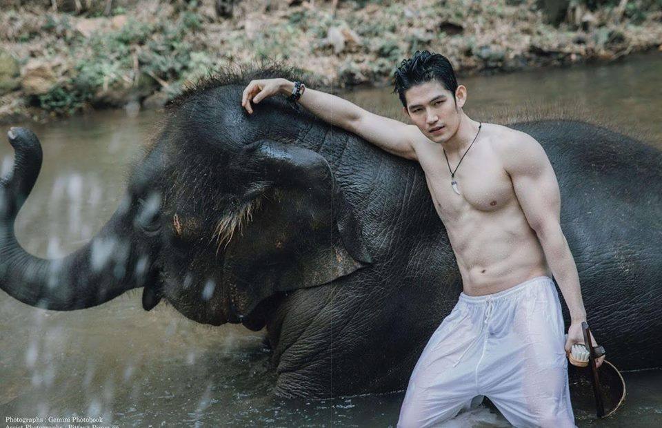 หนุ่มหล่อขึ้นปก 69