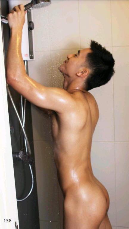 หนุ่มหล่อขึ้นปก 71