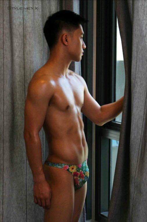 หนุ่มหล่อขึ้นปก 71