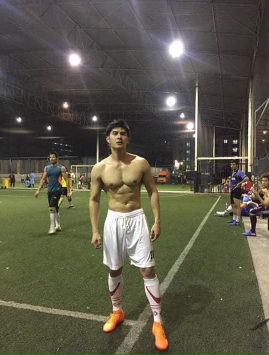 ตู่ จิรัสย์ ๑