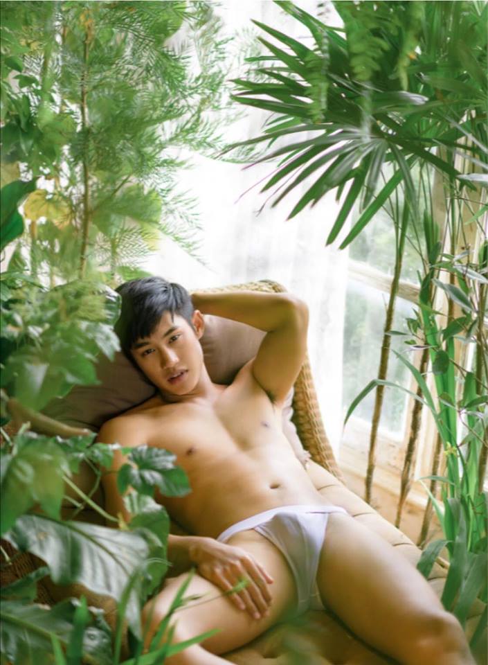 หนุ่มหล่อขึ้นปก 73