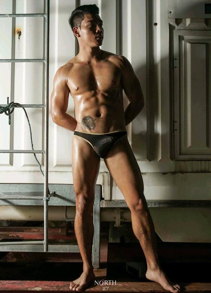 หนุ่มหล่อขึ้นปก 75