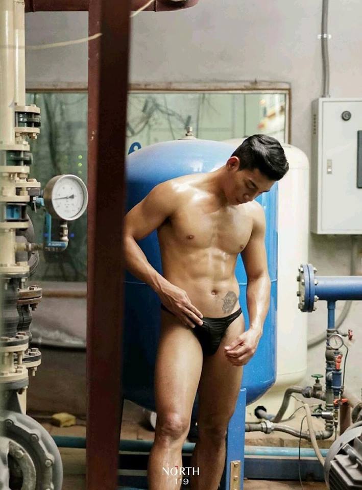 หนุ่มหล่อขึ้นปก 75