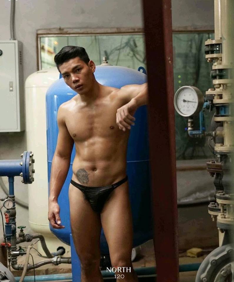 หนุ่มหล่อขึ้นปก 75