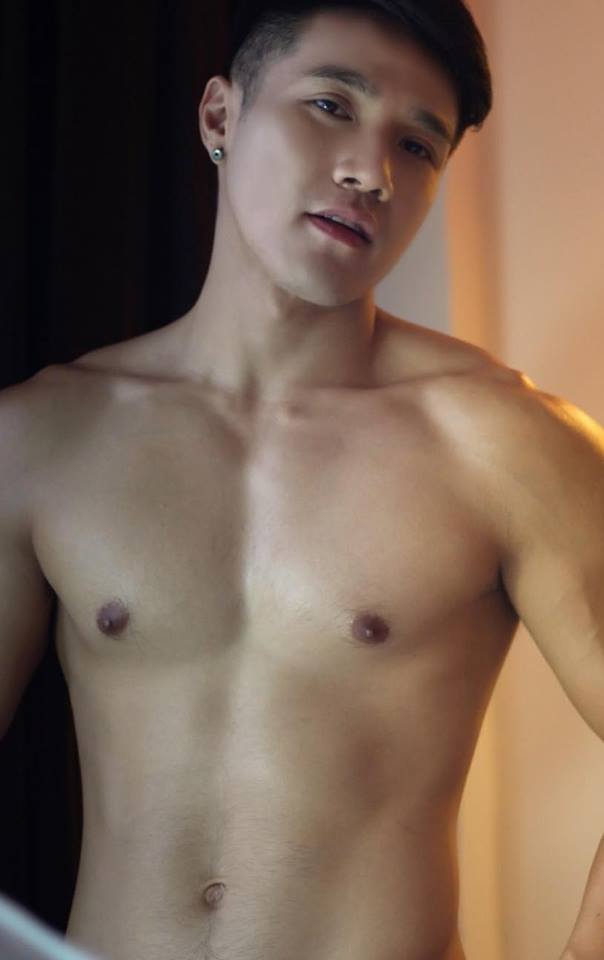 หนุ่มหล่อขึ้นปก 77